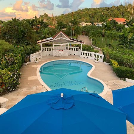 Whistling Villa Runaway Bay Esterno foto