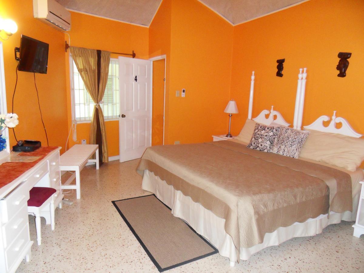 Whistling Villa Runaway Bay Esterno foto